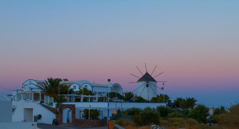 Milos Villas Hotel Exo Katikies  Exterior photo